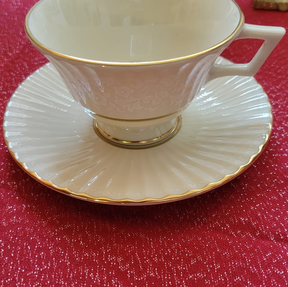 Lenox Citation 8 sets CUP & Saucer Gold